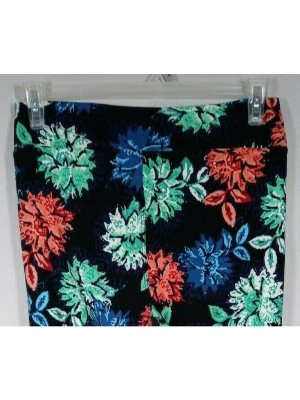 New LuLaRoe Tall & Curvy Leggings Black With Bright Large Floral Designs